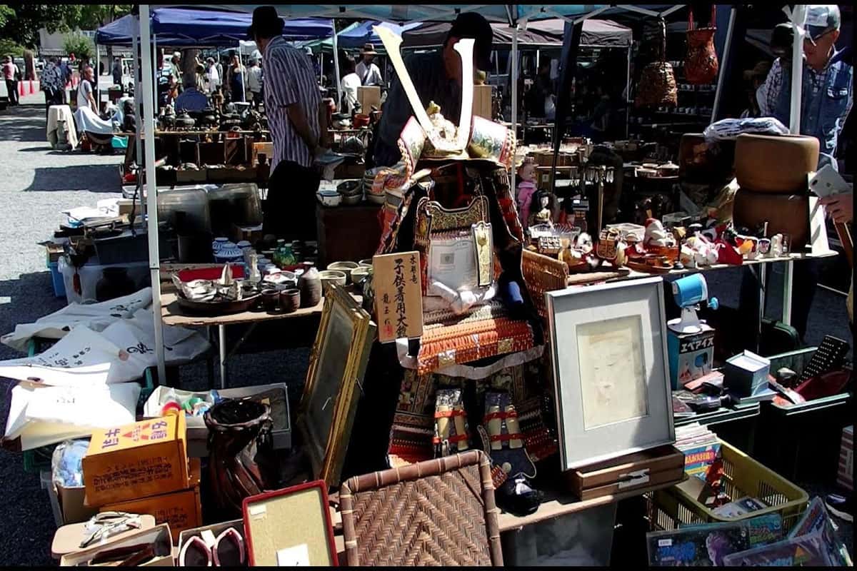 Chợ Trời (Flea Market) tại Đền Toji