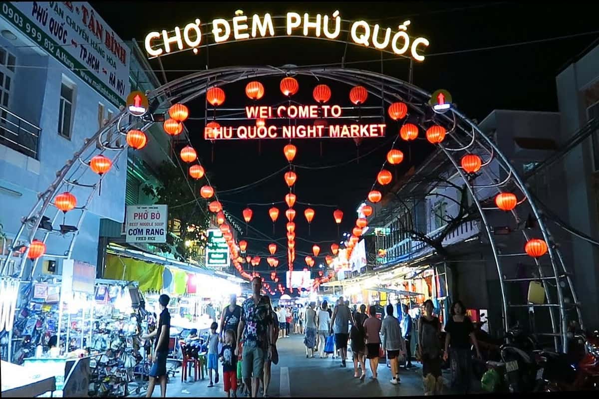 Chợ đêm Bạch Đằng - địa điểm ăn uống, vui chơi, ngắm cảnh mới