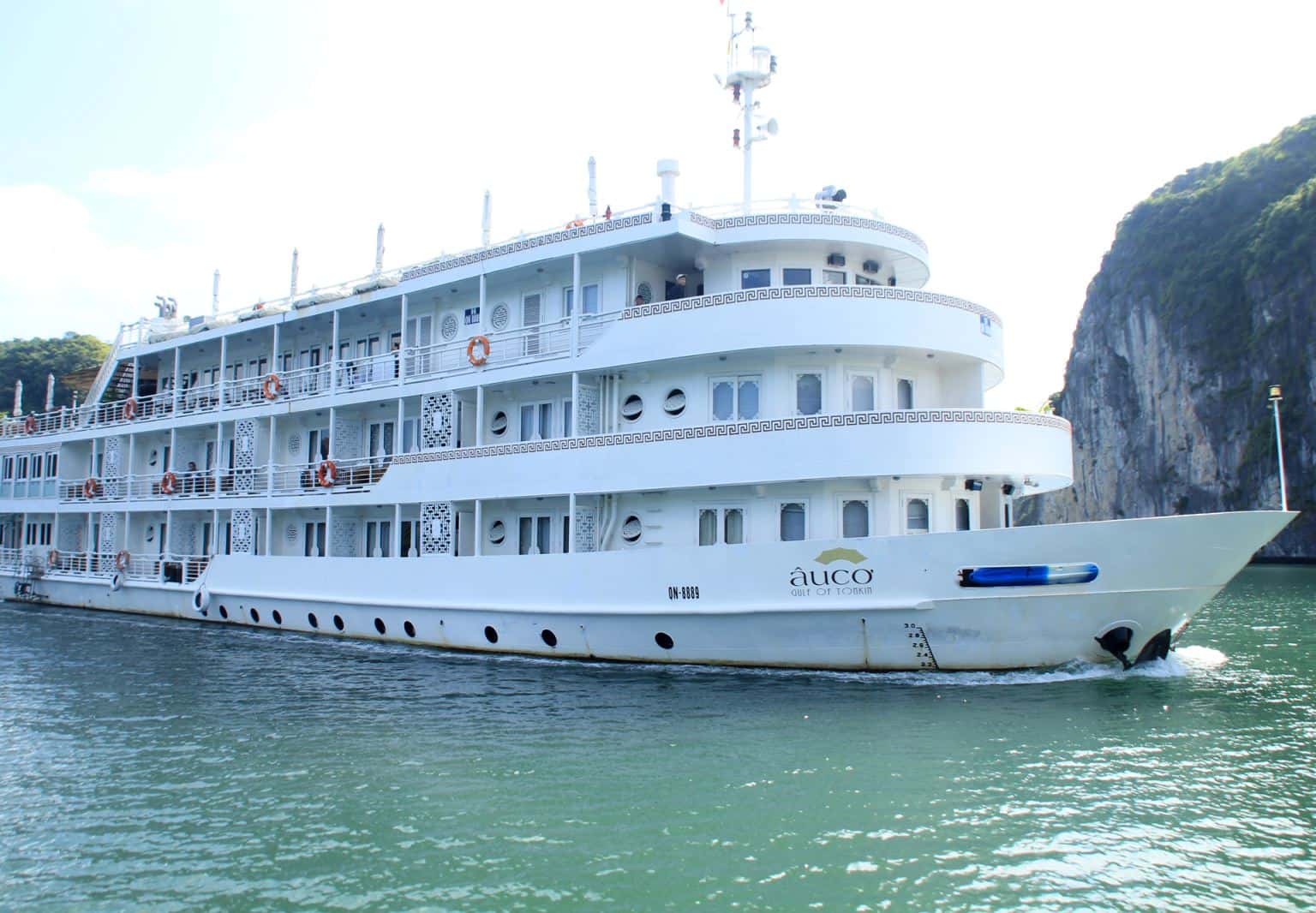 Du thuyền  u Cơ Hạ Long 