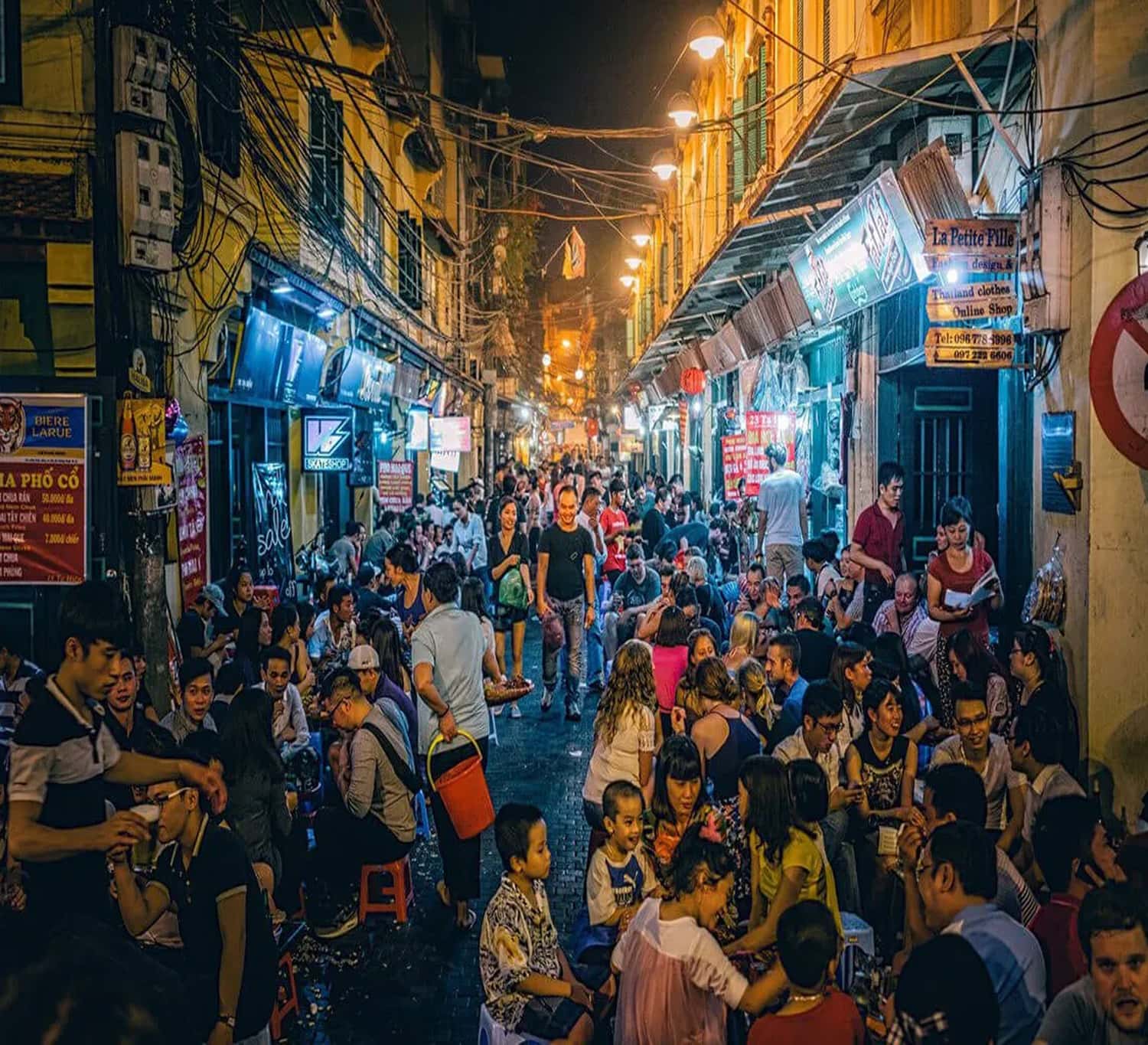 Các địa điểm vui chơi khác xung quanh Tạ Hiện