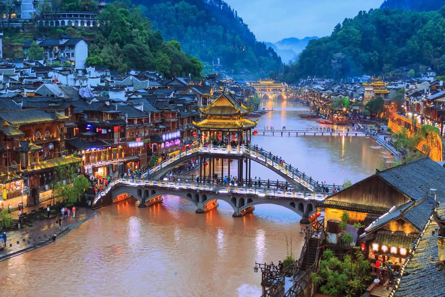 Phượng Hoàng cổ trấn