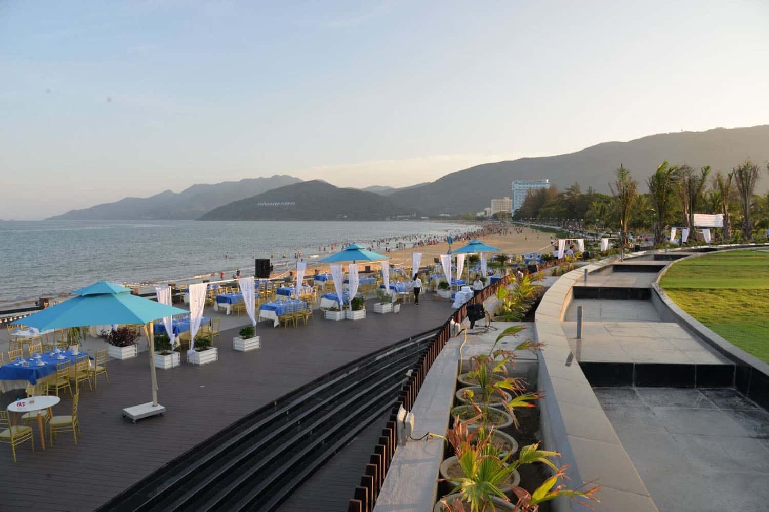 S-Blue Coffee là quán cafe có view quảng trường đẹp nhất thành phố Quy Nhơn