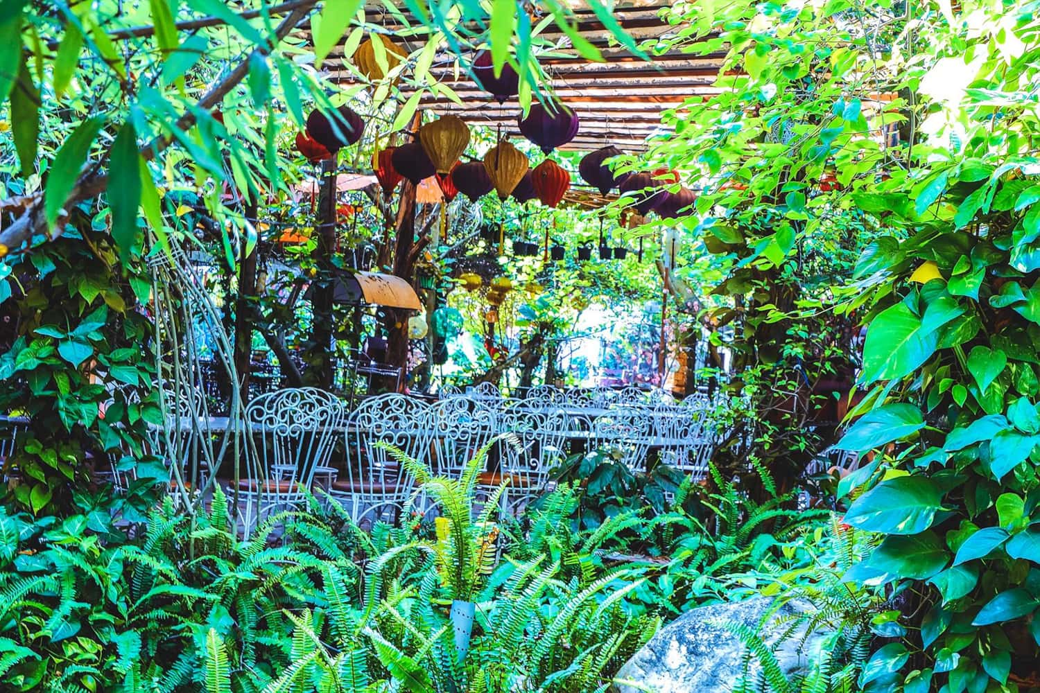Không gian xanh mướt của Cà phê Vip Vườn