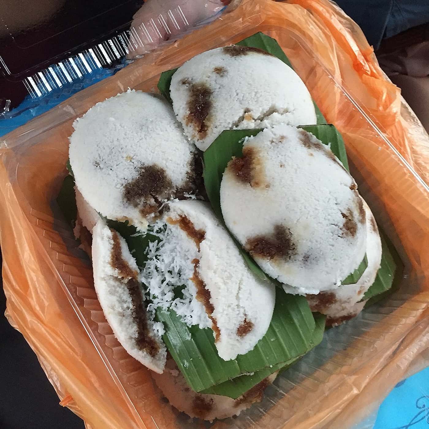 Món Putu Piring Tengkera hấp dẫn
