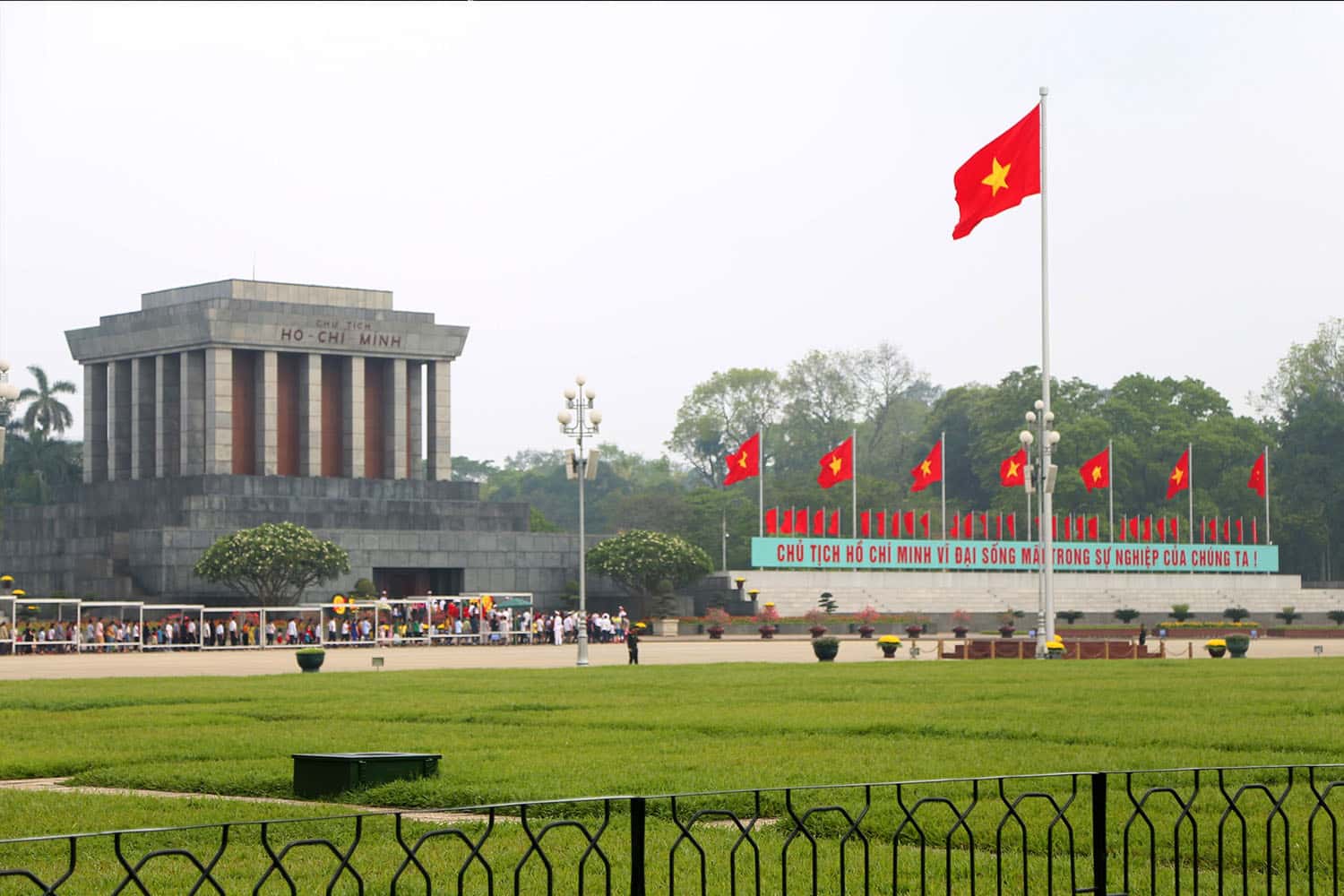 Khám phá Quảng trường Ba Đình ngày nay