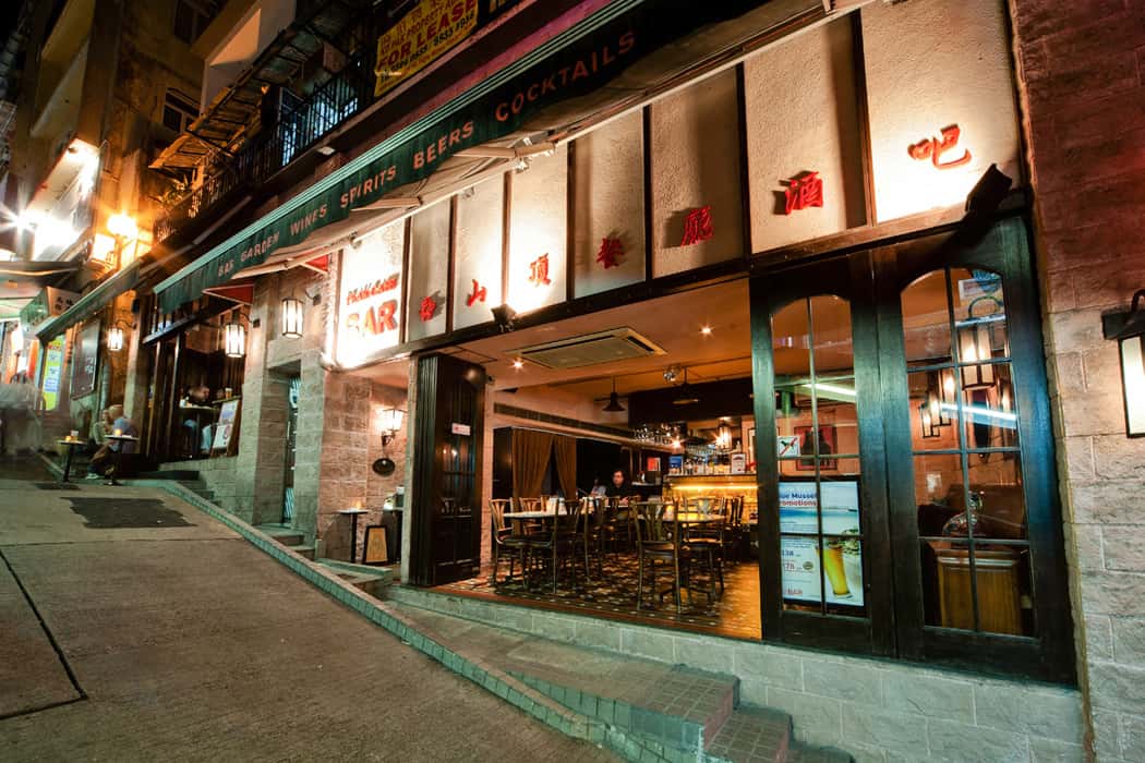 Quán bar Peak Cafe Bar