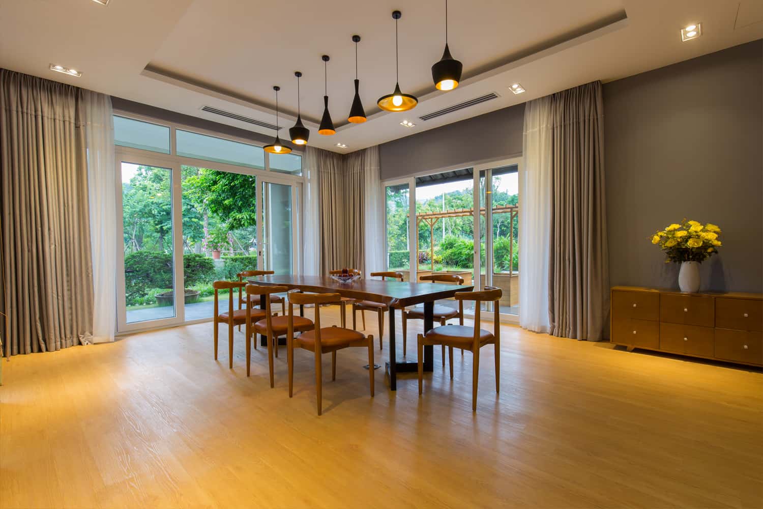 Phòng ăn ở Executive Pool 