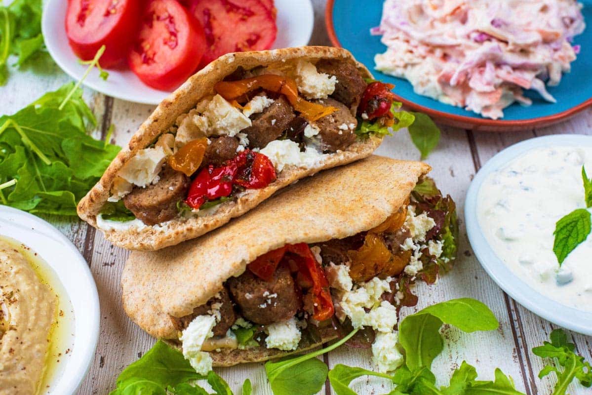 Bánh mì Pita và súp cừu