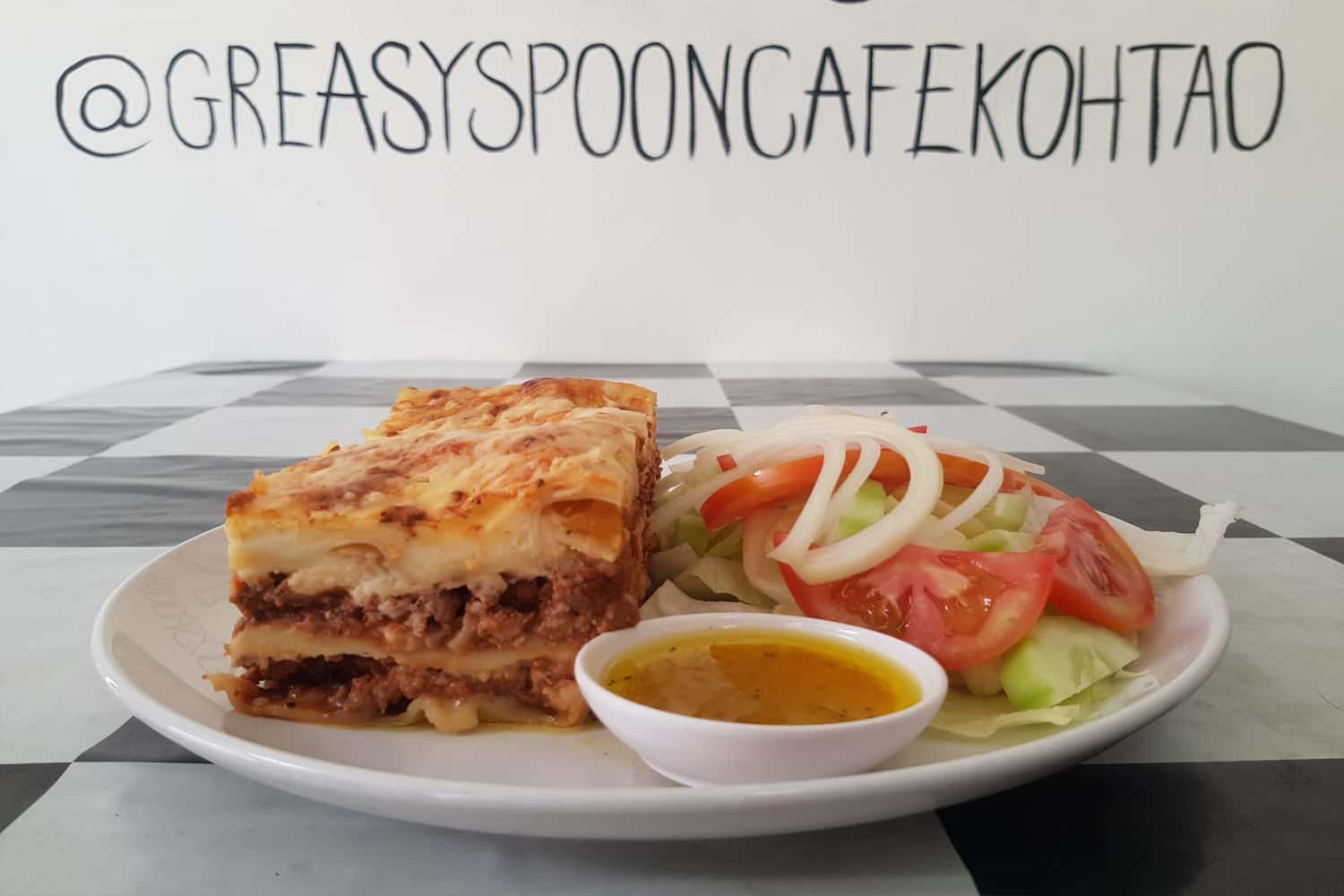 Greasy Spoon Cafe là quán cà phê phục vụ những bữa ăn sáng mang nhiều phong cách khác nhau