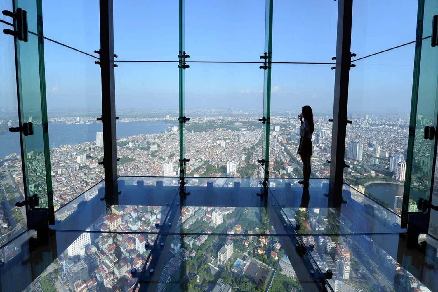 Trải nghiệm Sky Walk ở Lotte Center