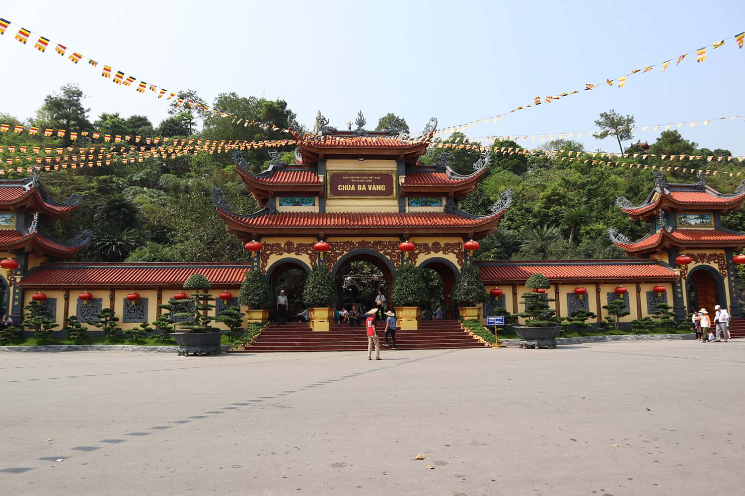 Chùa Ba Vàng