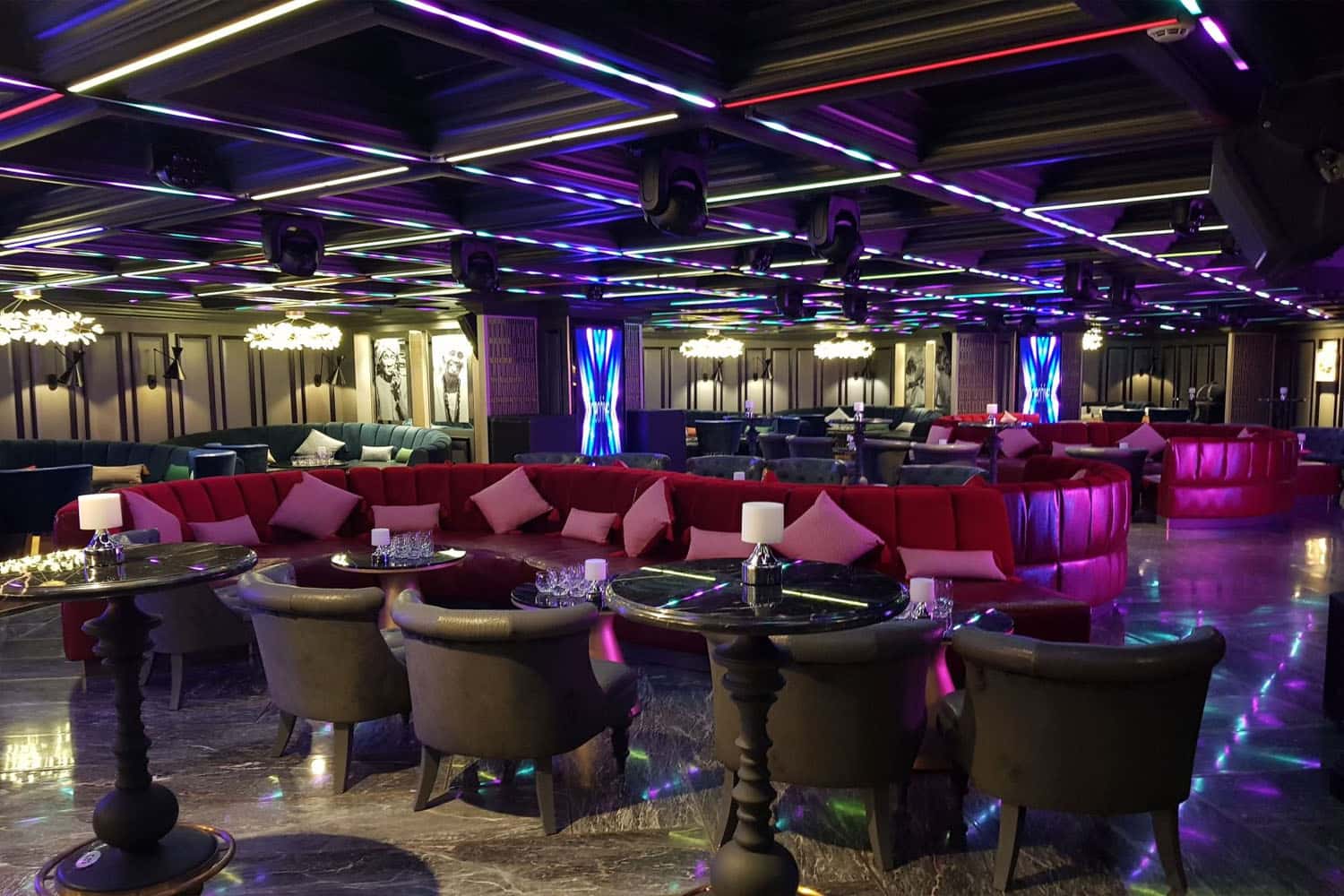 Sky 6 Lounge