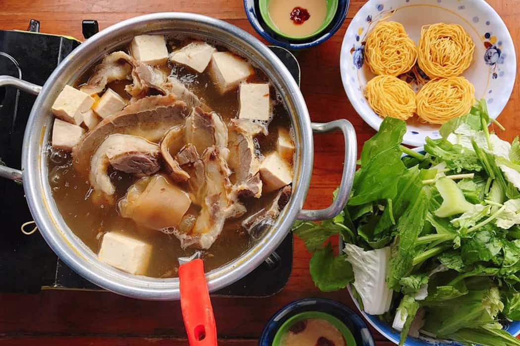 Quán phở lẩu bò Xuân Mai