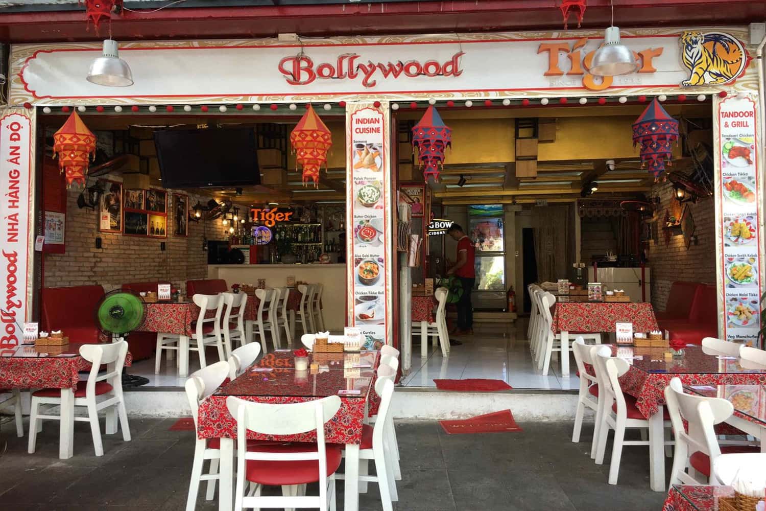 Quán Bollywood Indian Restaurant