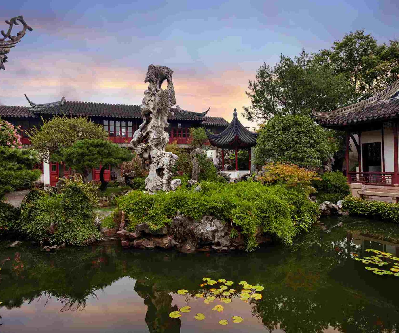 Vườn Đôi (Couple garden)