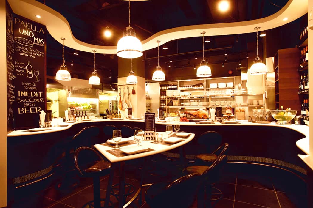 Tapeo: Bar De Tapas y Vino