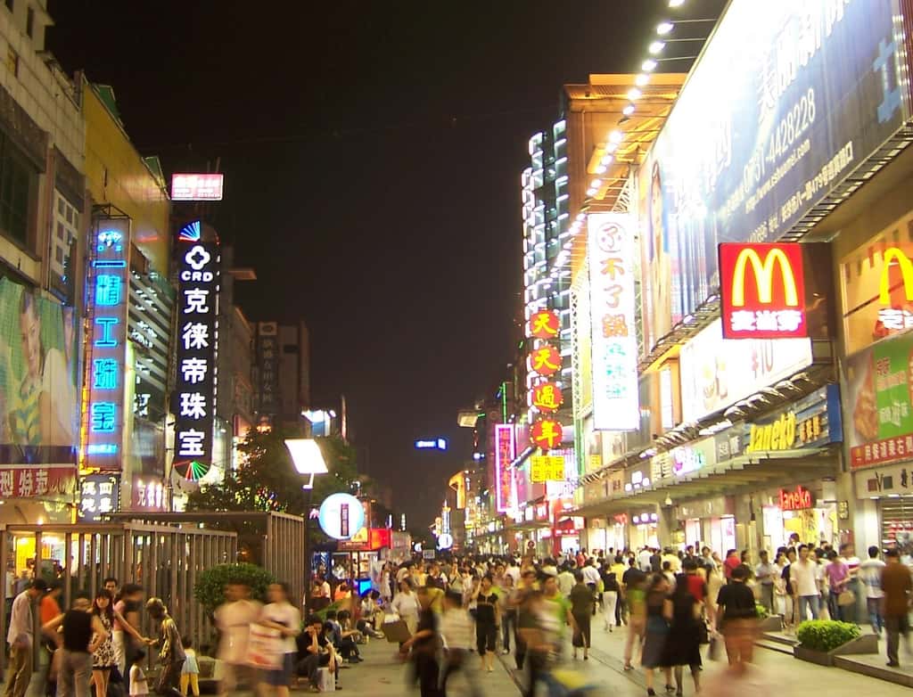 Dạo chơi ở phố đi bộ Huangxing