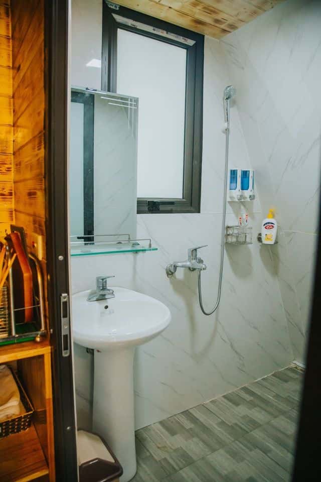 Nhà vệ sinh đầy đủ tiện nghi