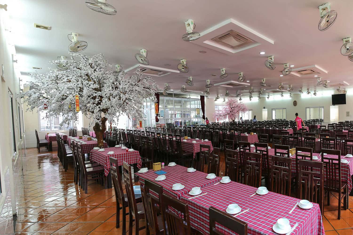 Quy mô lớn, không gian rộng rãi 
