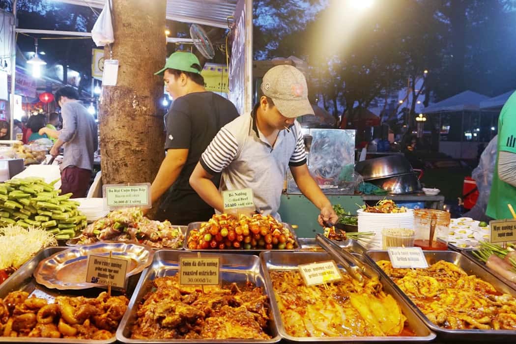 Hội chợ ẩm thực công viên Lê Văn Tám
