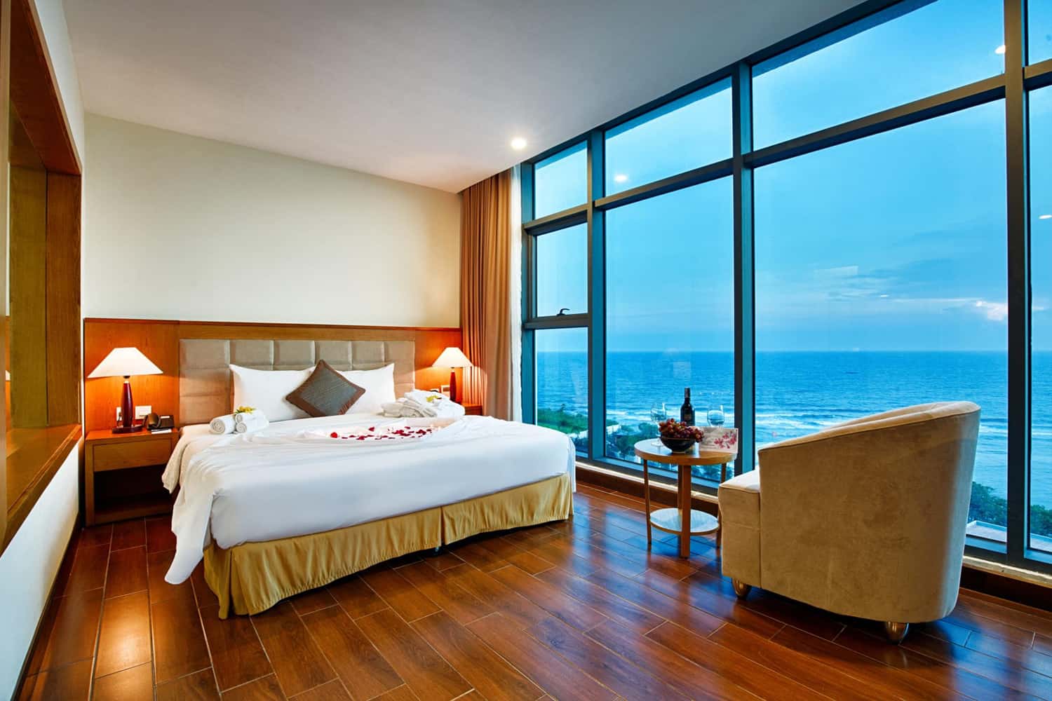 Phòng ngủ ở Khách sạn Mường Thanh Holiday Lý Sơn