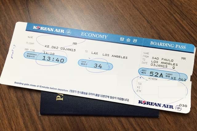 Muốn đặt vé máy bay nhanh chóng thuận tiện thì cứ liên hệ với Justfly.vn nhé