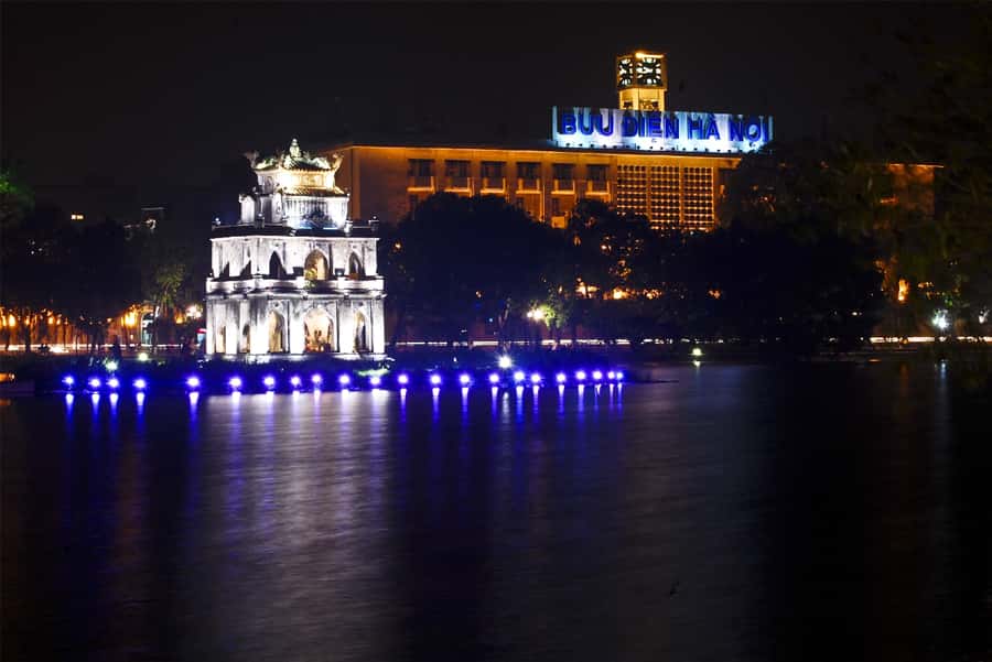 Hồ Gươm về đêm
