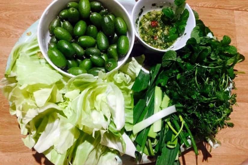 Bắp cải cuốn nhót xanh