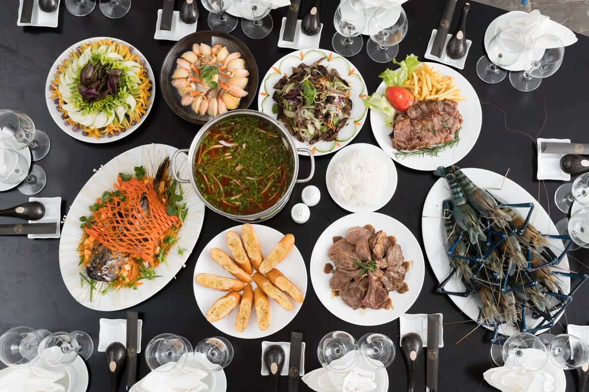 Quán vườn cau bến xưa 