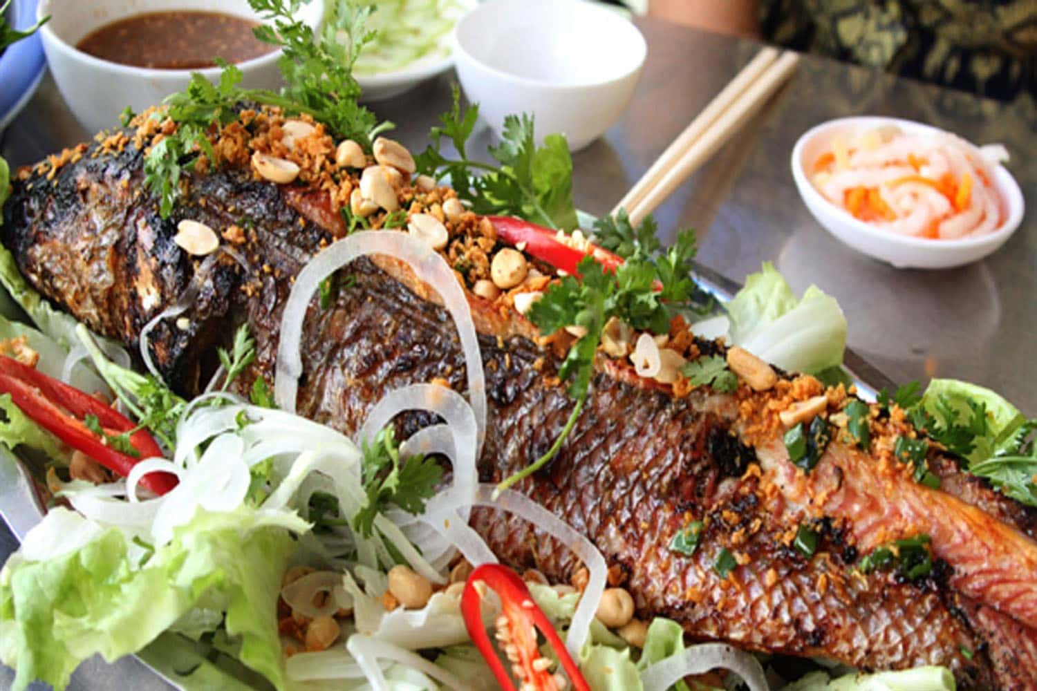 Quán ăn hải sản chú 5 Lùn