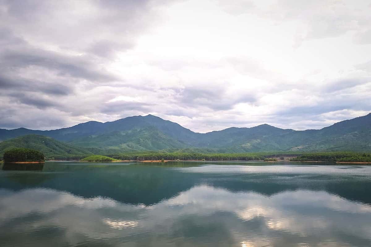 Hồ Hòa Trung