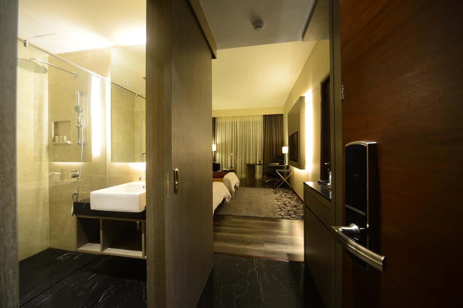 Nội thất sang trọng, hiện đại của phòng ốc The Light Hotel Penang