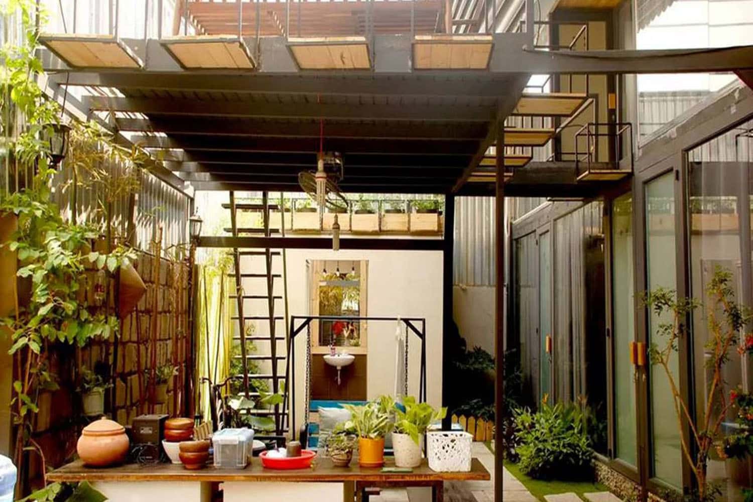 Domino Homestay