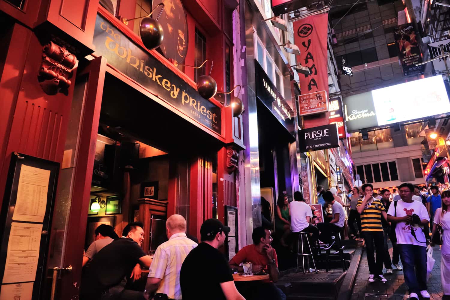 Tận hưởng không khí sôi động tại Lan Kwai Fong
