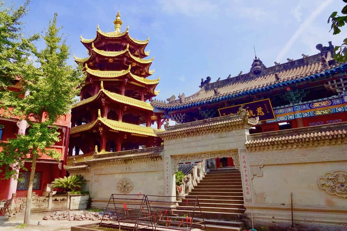 Khám phá các ngôi đền cổ