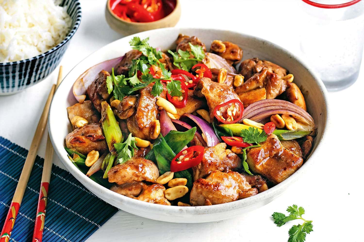 Gà Kung Pao (gà rim với đậu phộng và ớt khô)