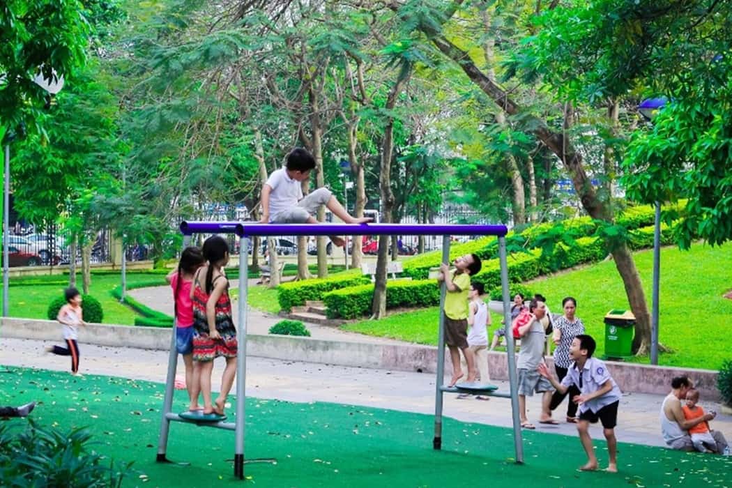 Vui chơi tại công viên Nghĩa Đô