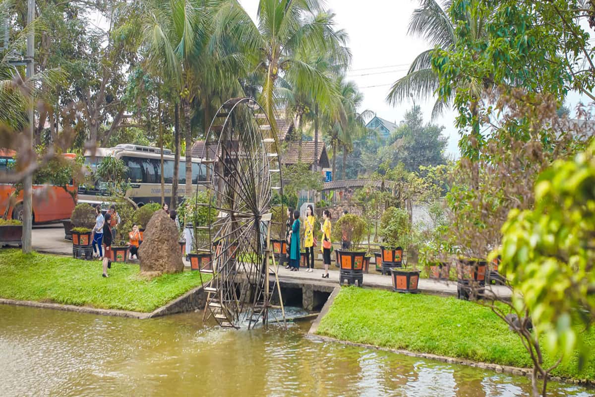 Nhà hàng lá cọ Minh Hoa