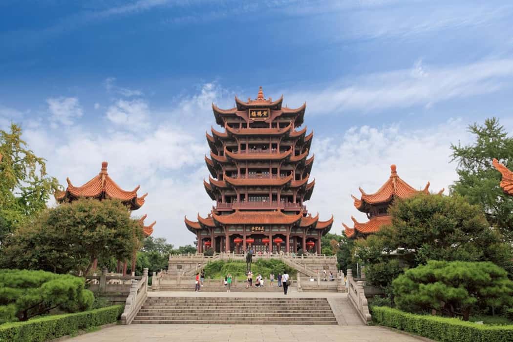 Tháp cầu vàng