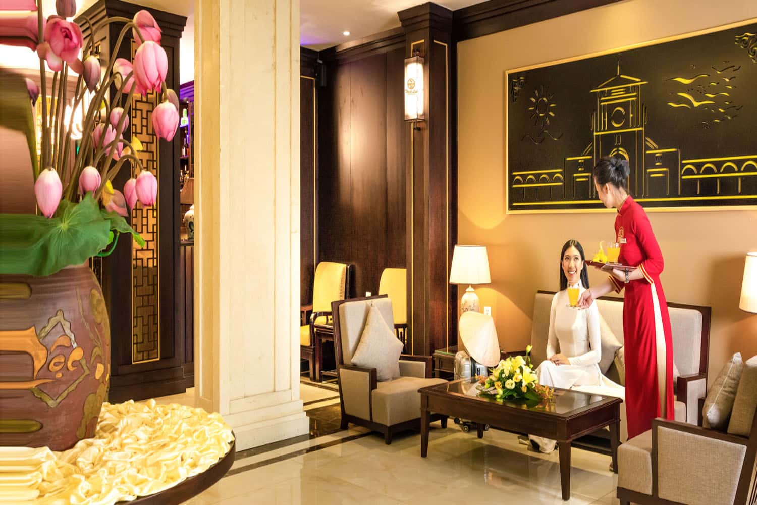 Thanh Lich Royal Boutique Hotel là một khách sạn mang cung cách Hoàng gia nổi tiếng ở Huế