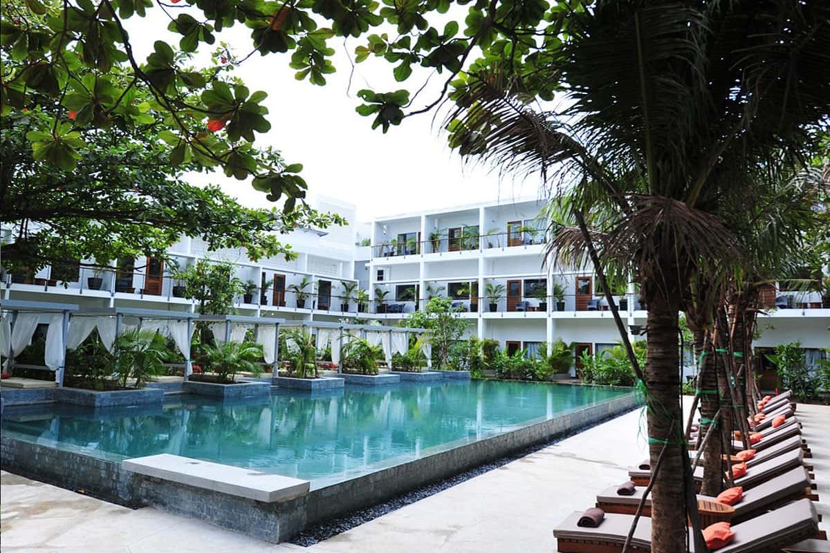 Khách sạn Plantation Urban Resort and Spa