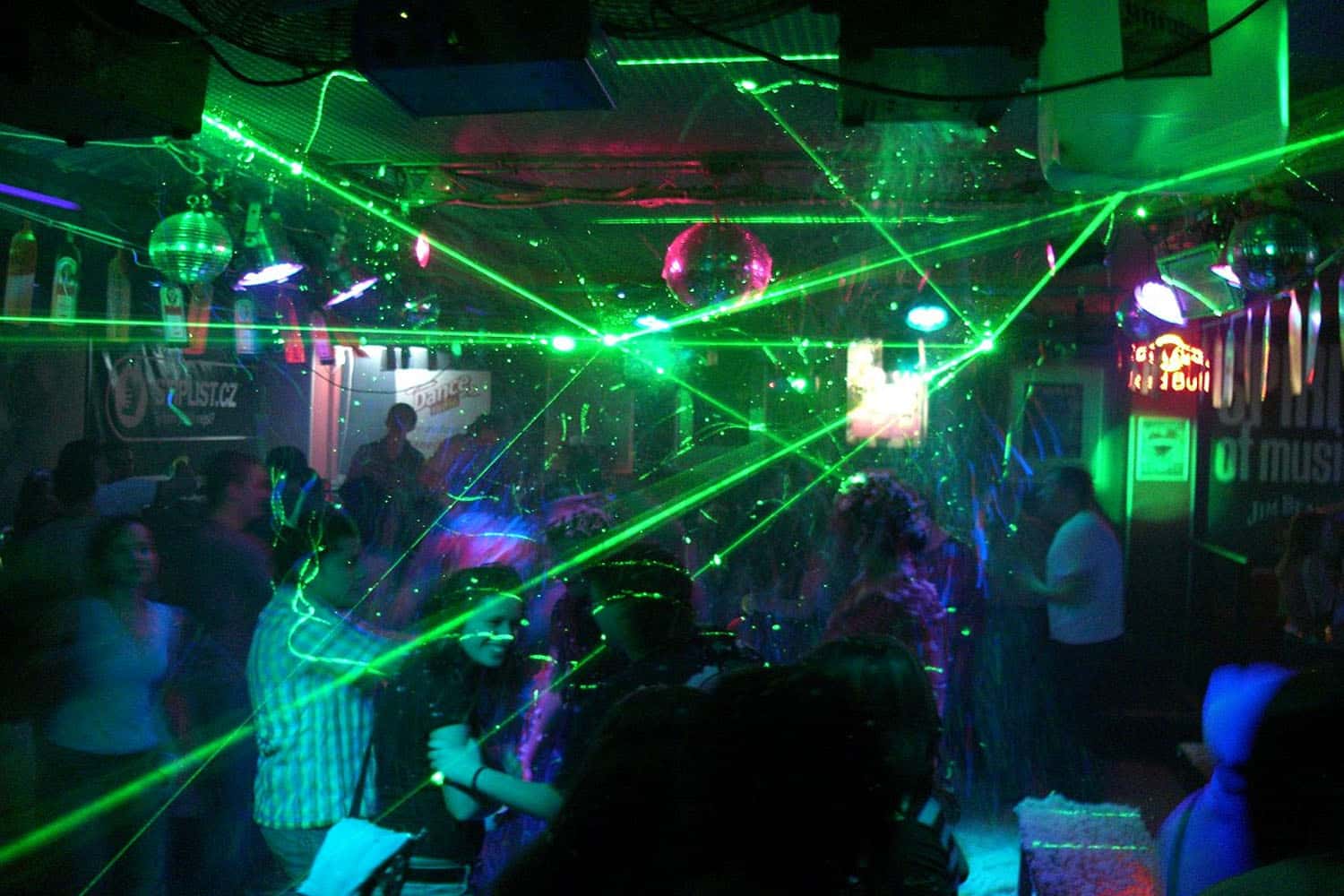 Những quán bar cực kỳ sôi động về đêm