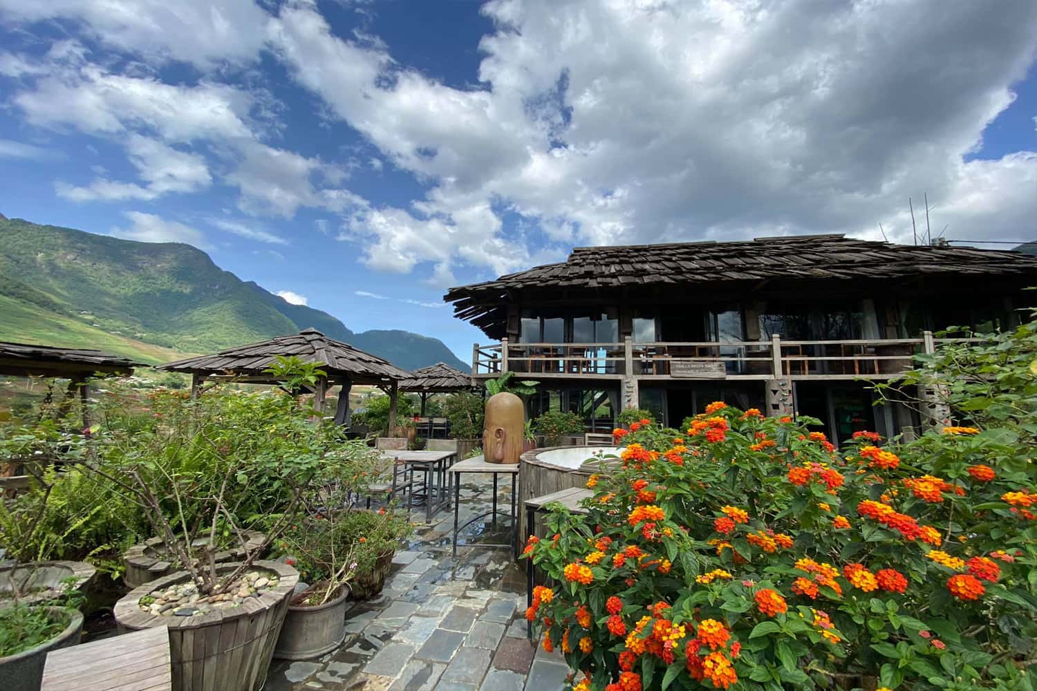 Lá Dao Spa-Home-Restaurant