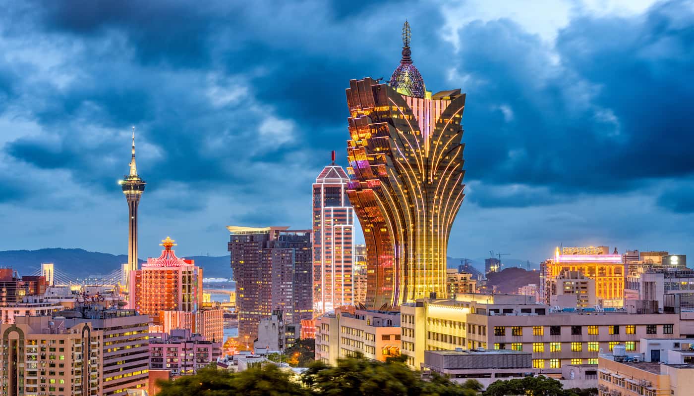  Kinh tế chính ở Macau là du lịch và sòng bạc