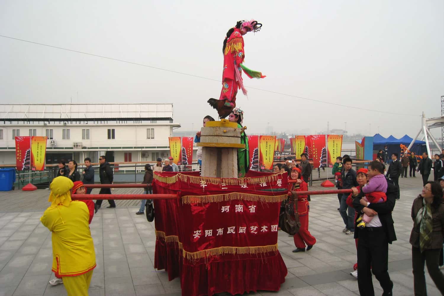 Hội chợ chùa Long Hoa