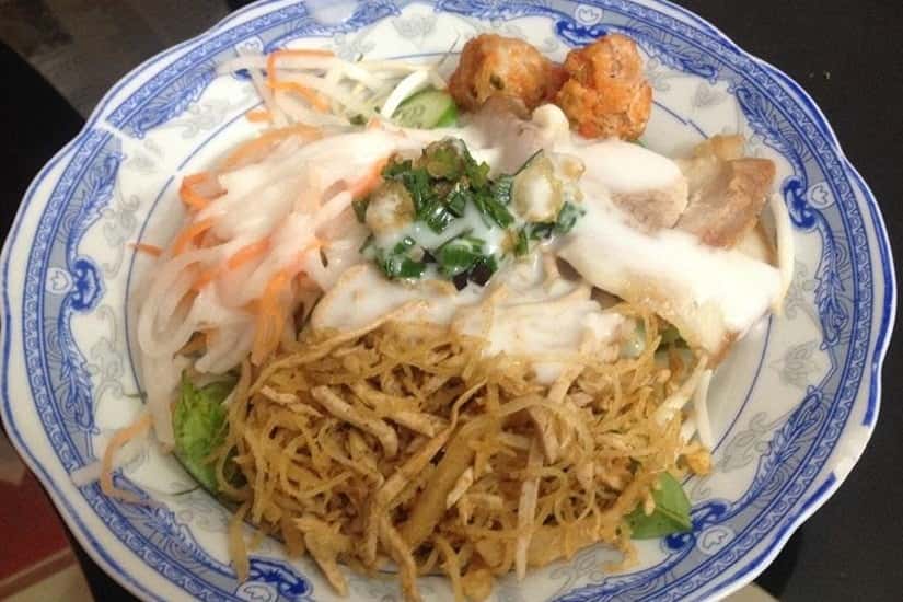 Bánh tầm bì có vị béo thơm ngậy của nước cốt dừa. Ảnh: Sưu tầm