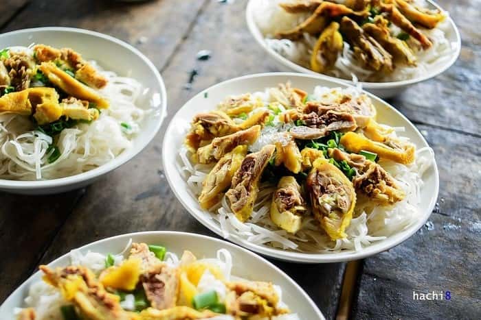 Bát phở Tráng Kìm có vị thanh nhẹ, mùi hương vô cùng hấp dẫn