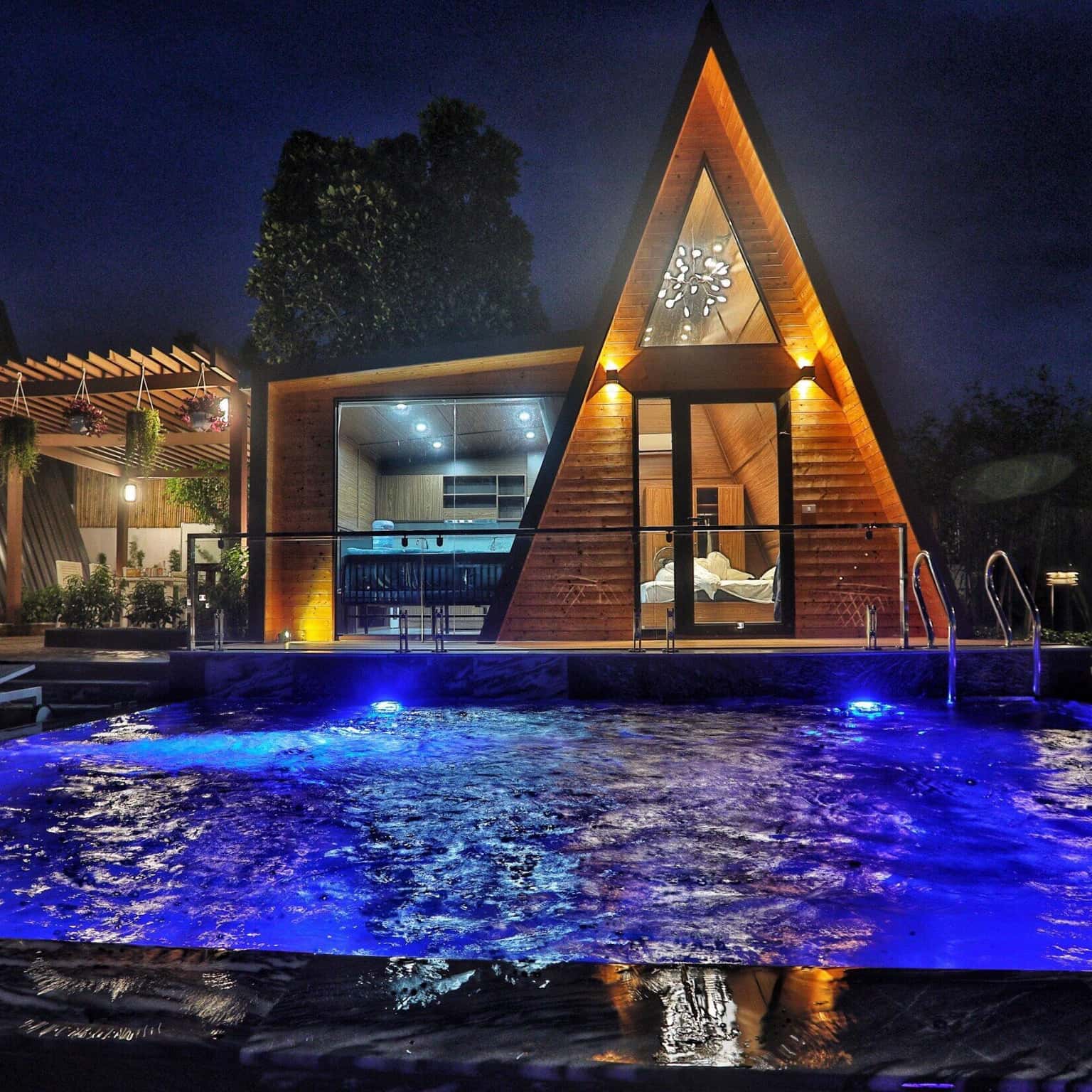 Bungalow Garden mang màu sắc huyền ảo, ấm áp về đêm