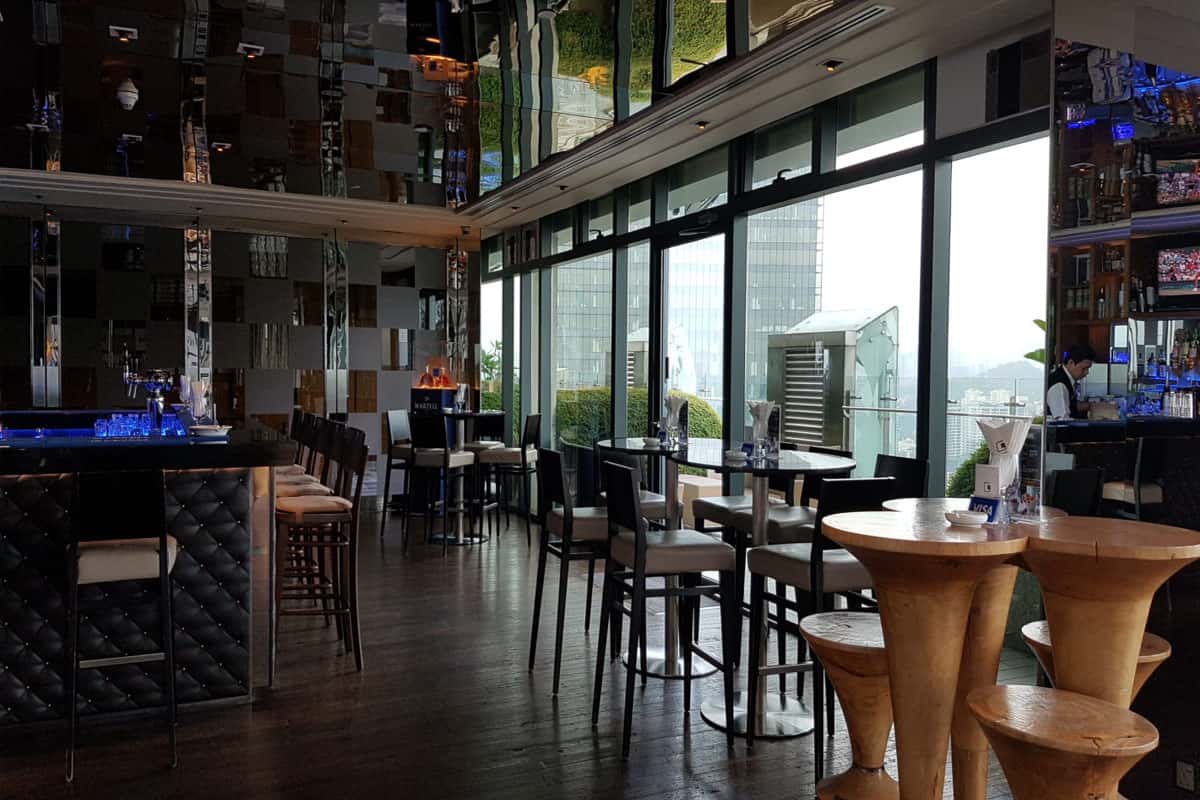   Bridge Bar ở G Tower Hotel