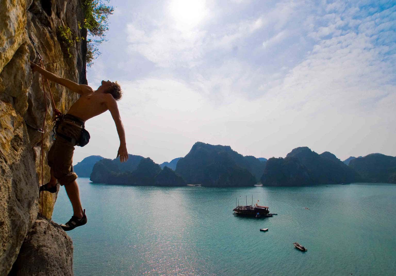 Thử sức với bộ môn leo núi